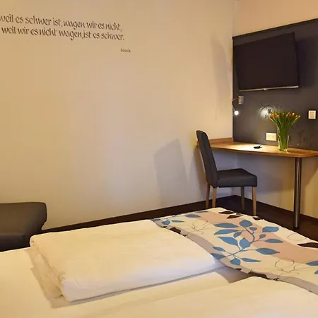 Cafe-hotel Altreuter Hotell Nördlingen